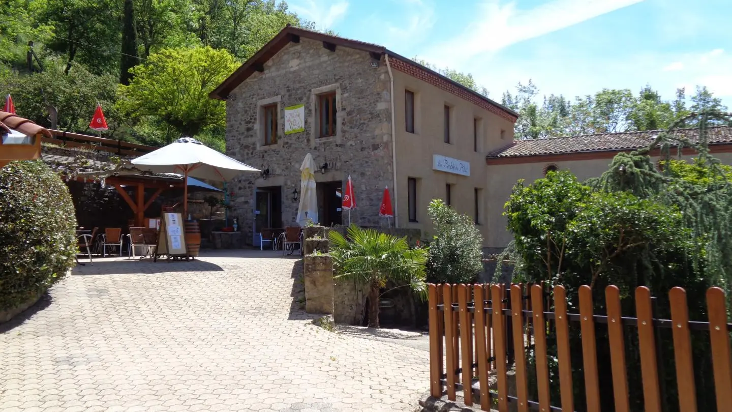 Restaurant le Péché du Pilat tenu par Katia & Yann.