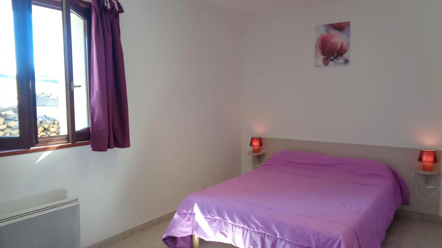 Chambre avec 1 lit 140.