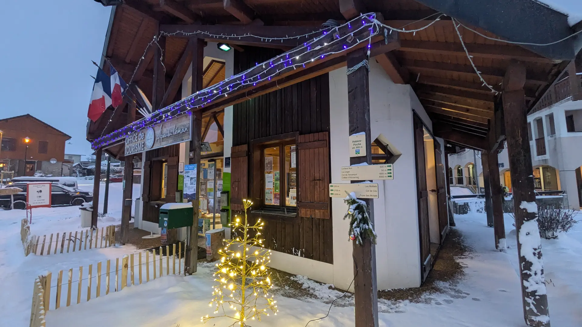 Le bureau d'accueil d'Habère-Poche sous la neige
