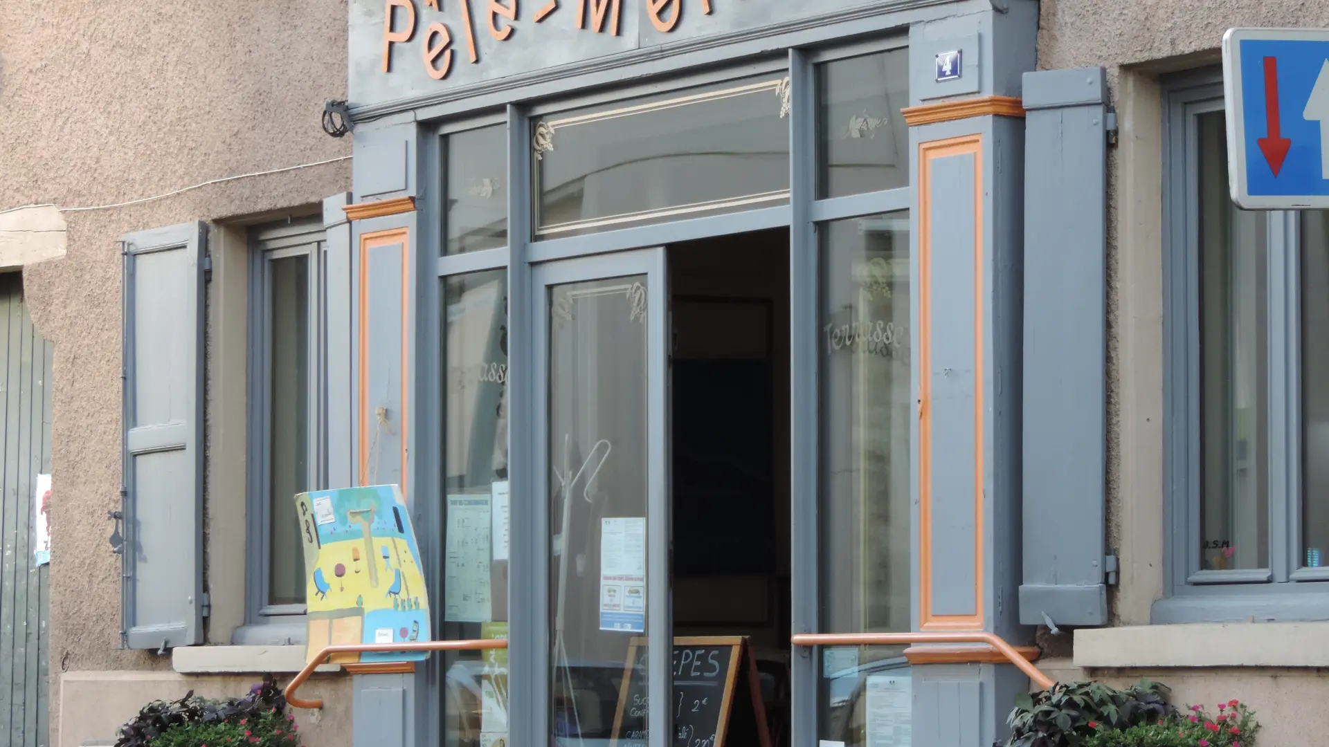 Devanture du Pêle Mêle Café