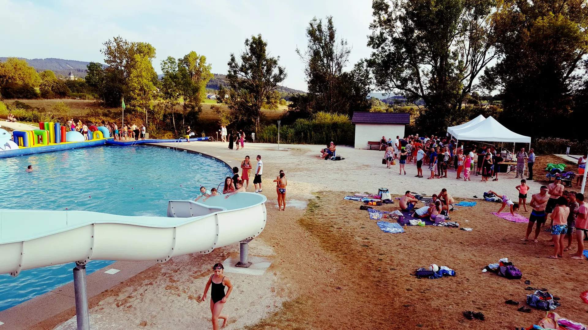 Baignade Champdor-Corcelles