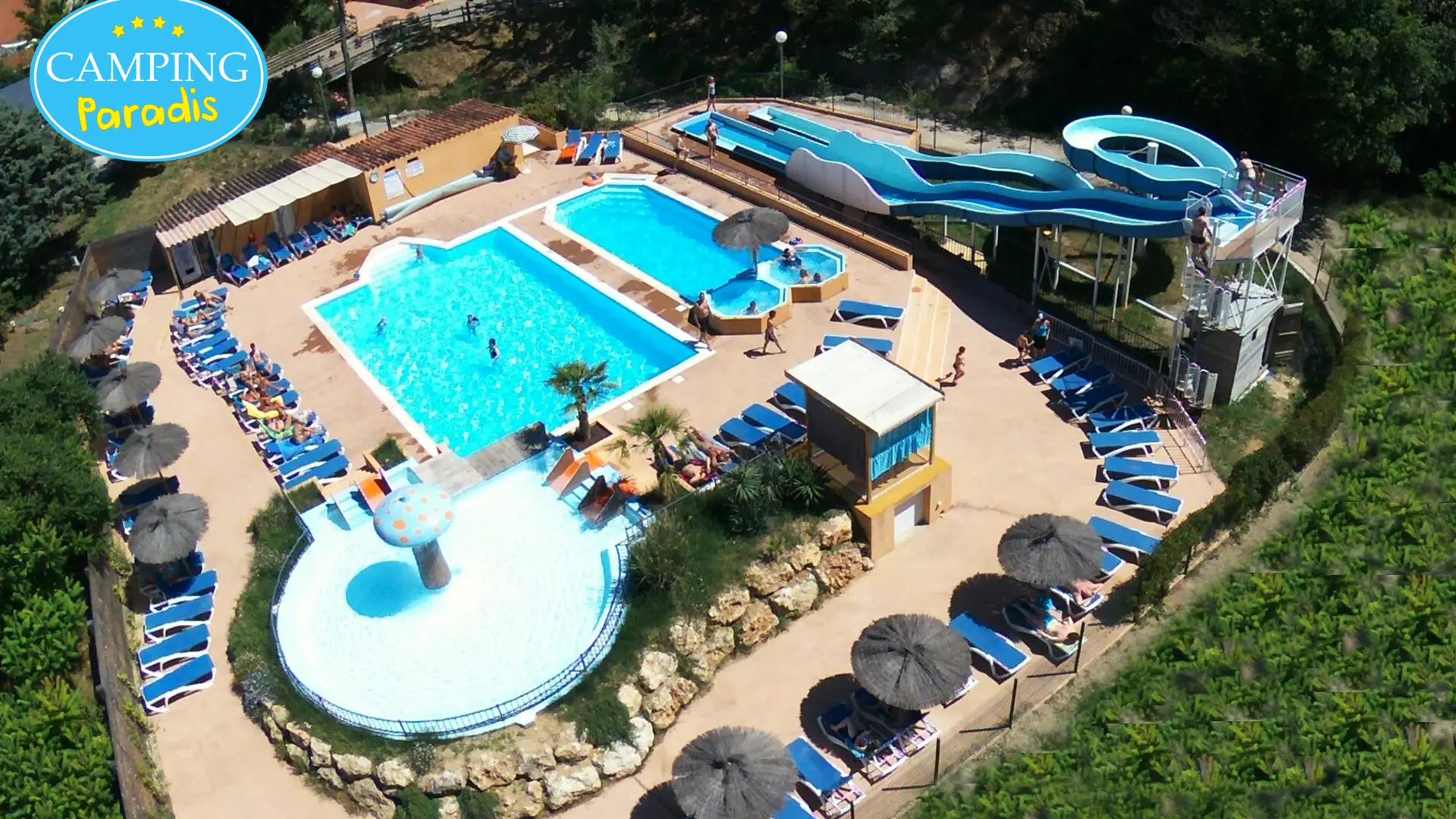 Parc aquatique vue du ciel