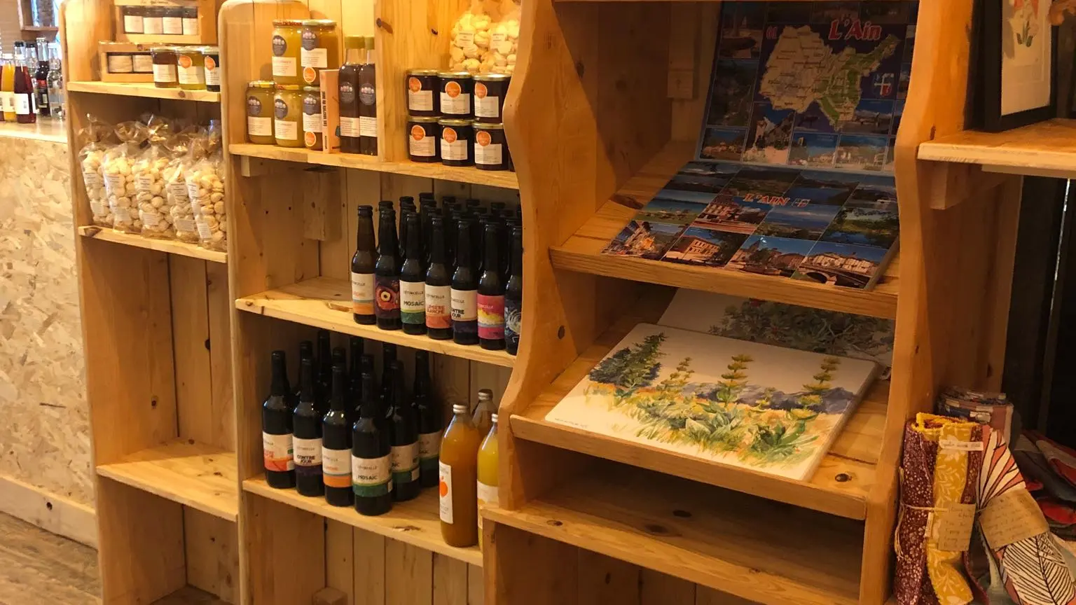 Ain's Temps Loisirs : boutique et petite restauration aux Plans d'Hotonnes