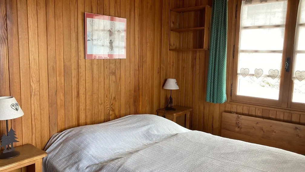 Chambre lit double (140 cm)