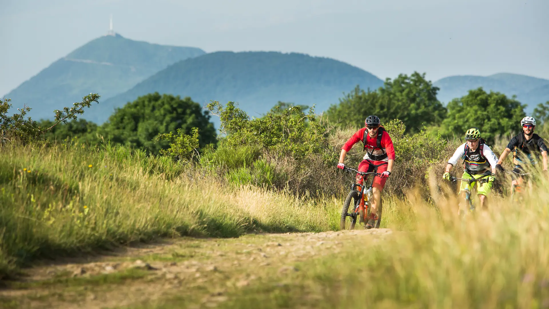 La GTMC à VTT sur la Chaîne des Puys