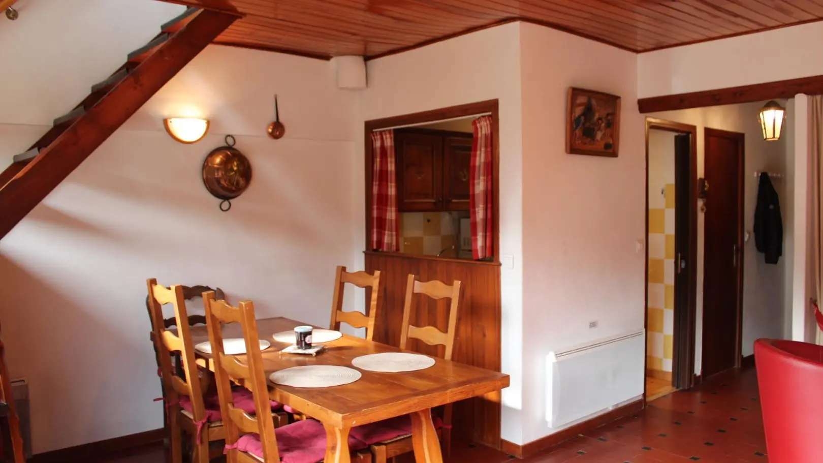 Gîte Chez Memene-Espace repas-Valdeblore-Gîtes de France des Alpes-Maritimes