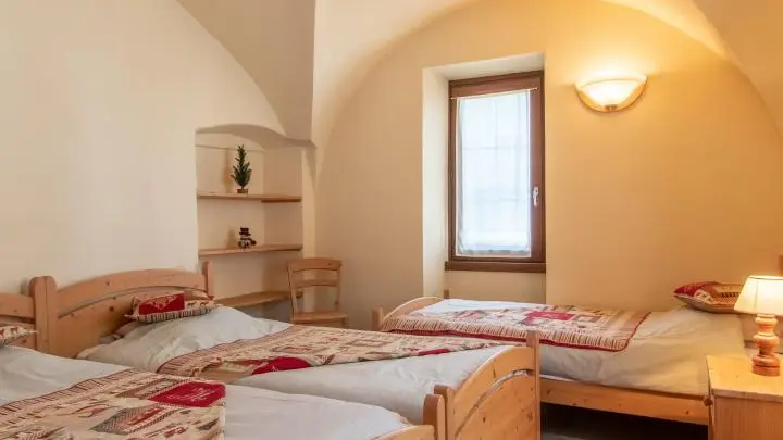 Chambre 2 située dans une ancienne chapelle