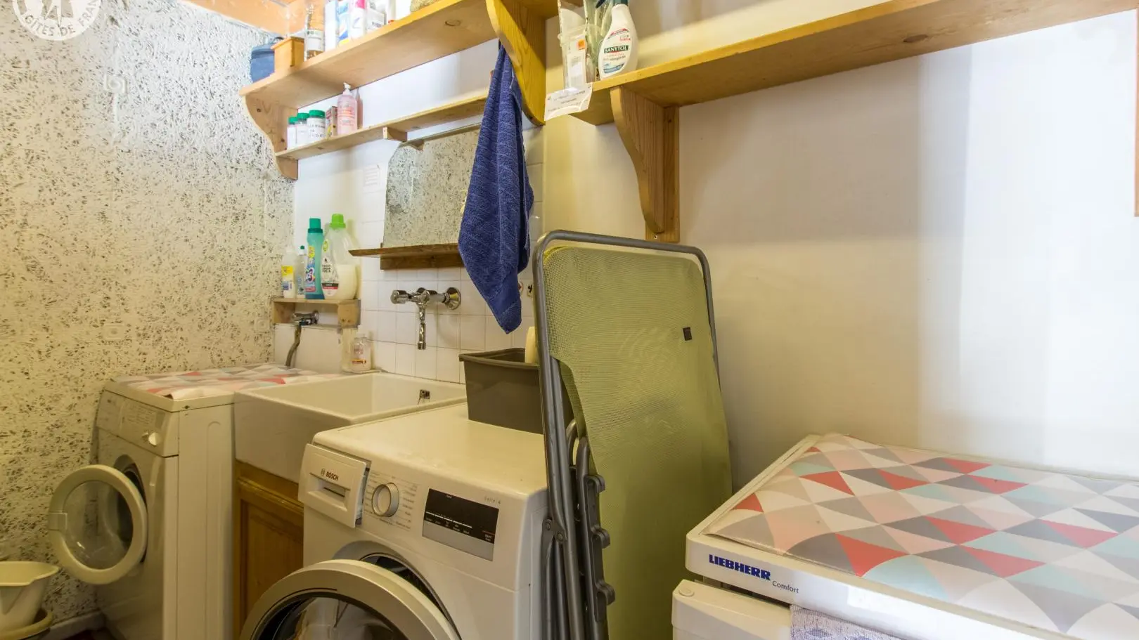 Coin buanderie dans garage