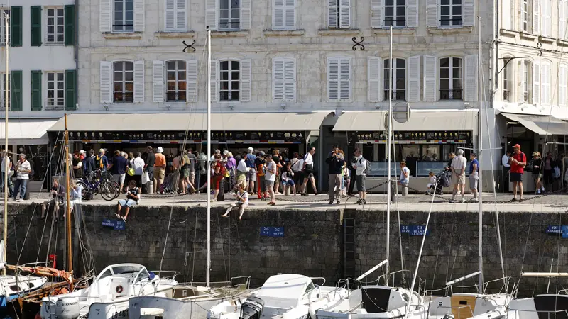 Le glacier sur le port
