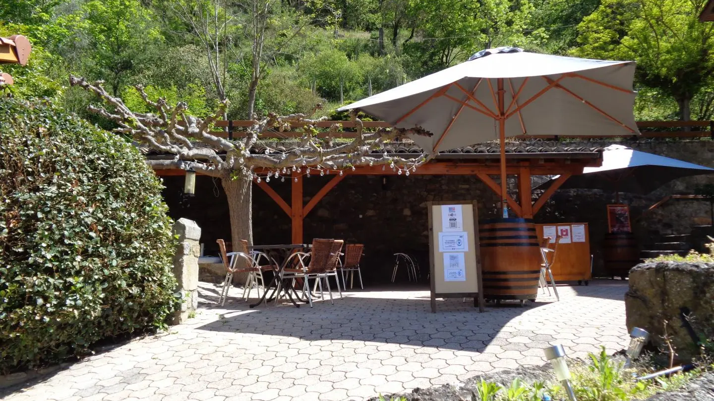 Restaurant le Péché du Pilat tenu par Katia & Yann.
