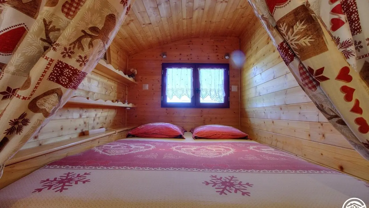 Ce partie chambre est composée d'un lit en 140*190
