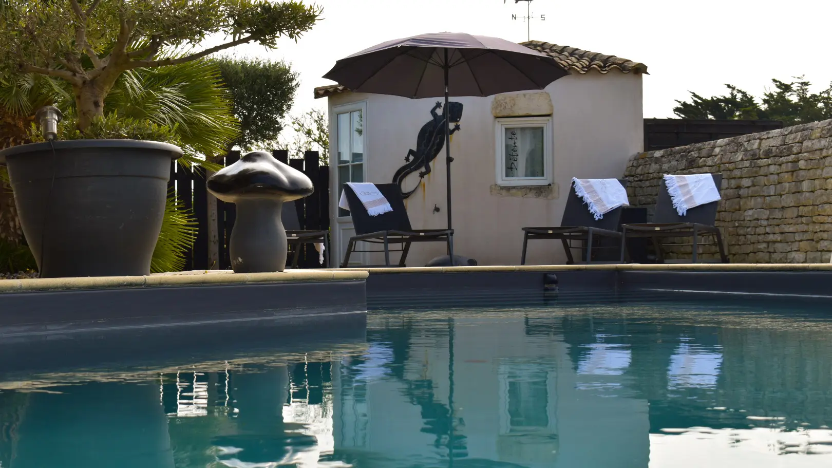 Espace piscine extérieure chauffée