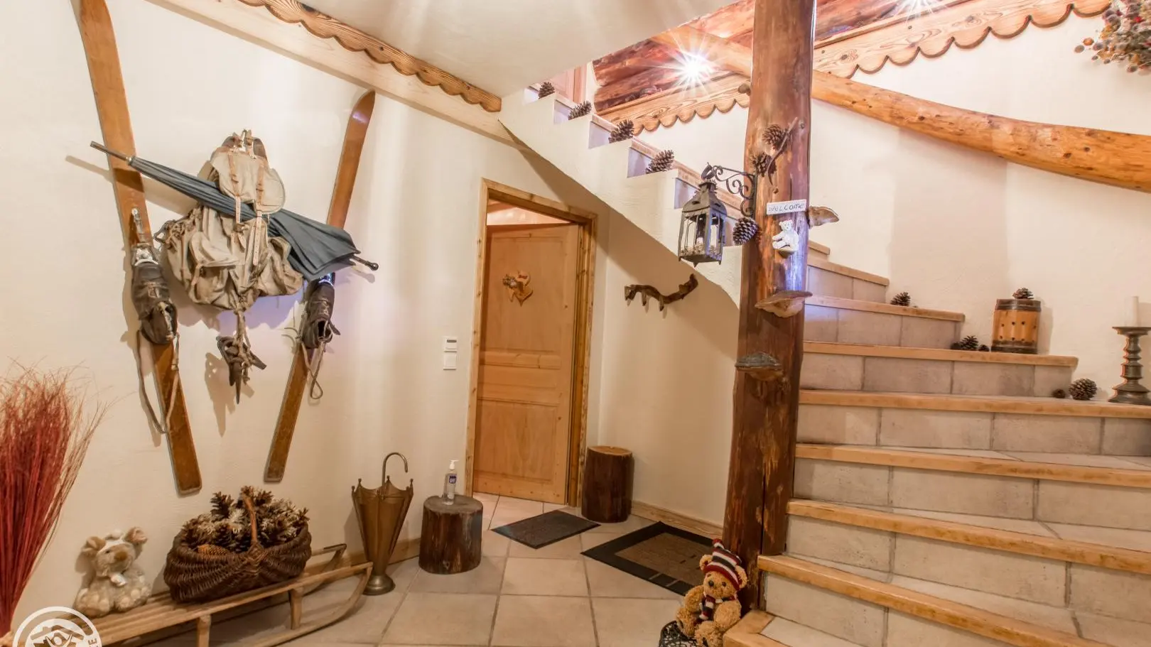 Hall d'entrée commun (entrée du gîte au rez-de-chaussée)