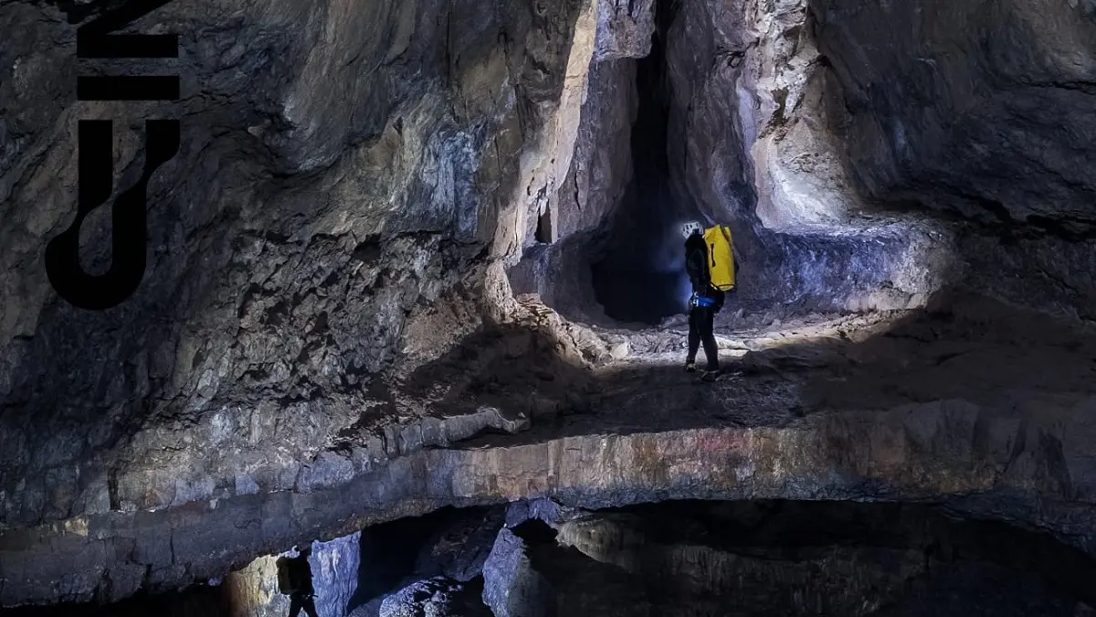 Inspire the elements : spéléologie