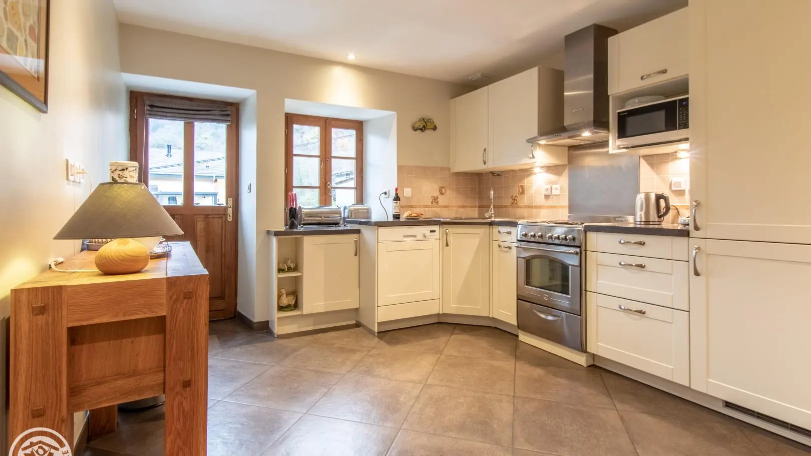 Cuisine et accès espace extérieur