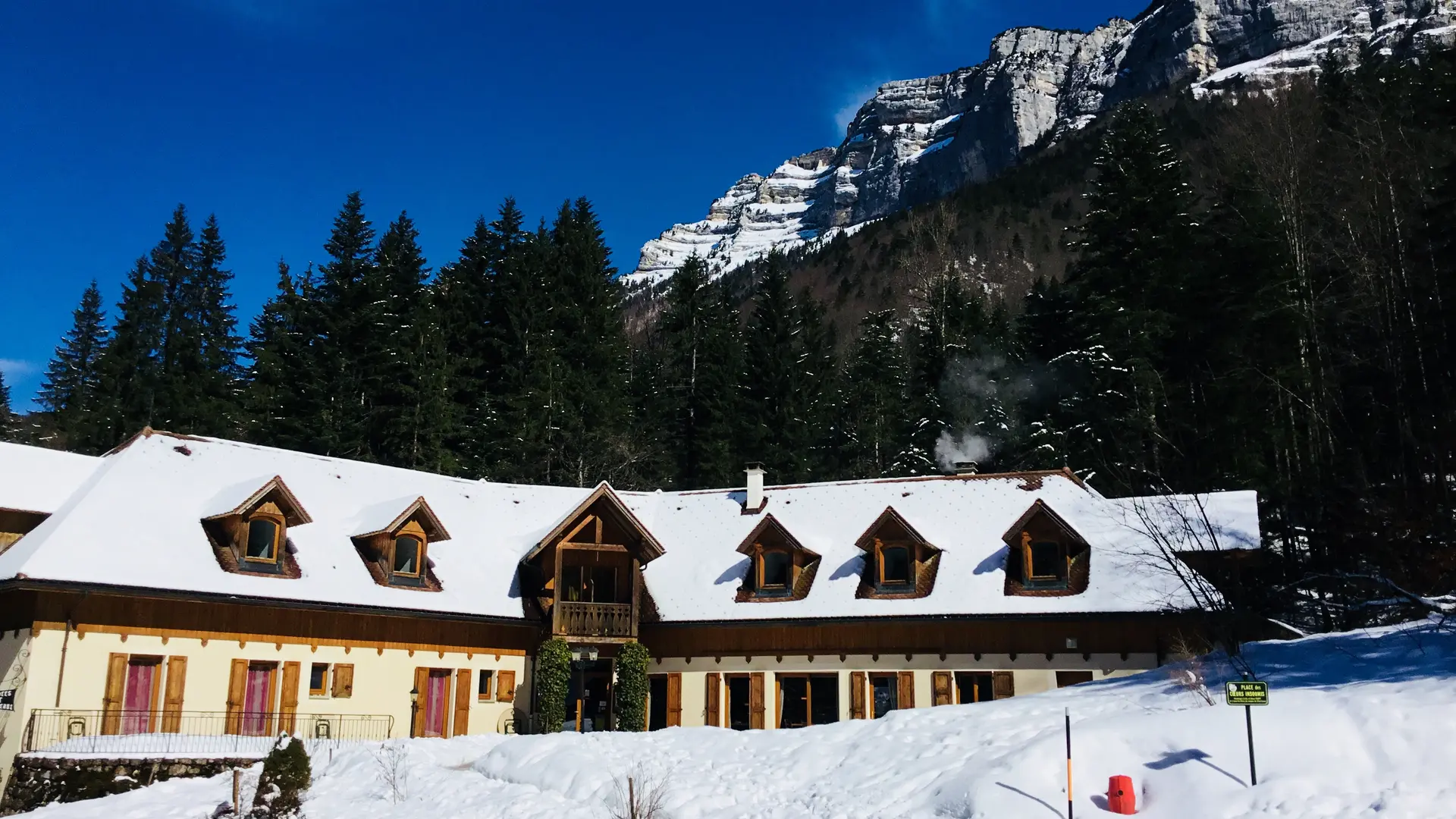 Vue sur le chalet