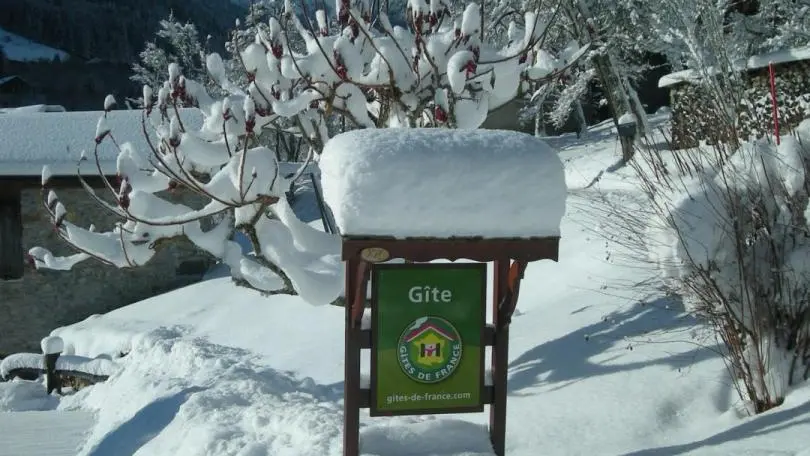 Arrivée au gîte, par une belle journée d'hiver