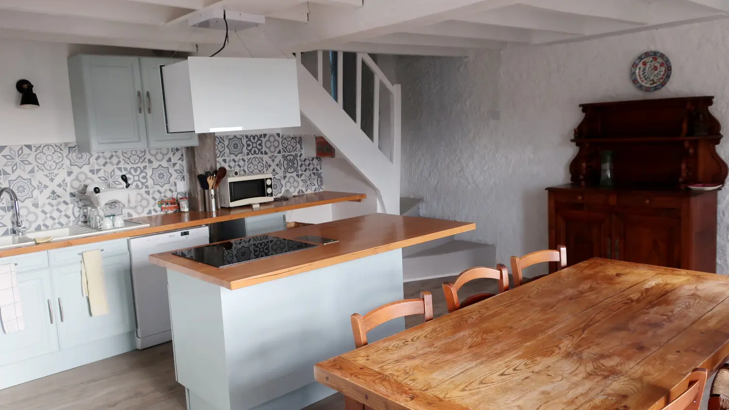 cuisine salle à manger gîte vigneron