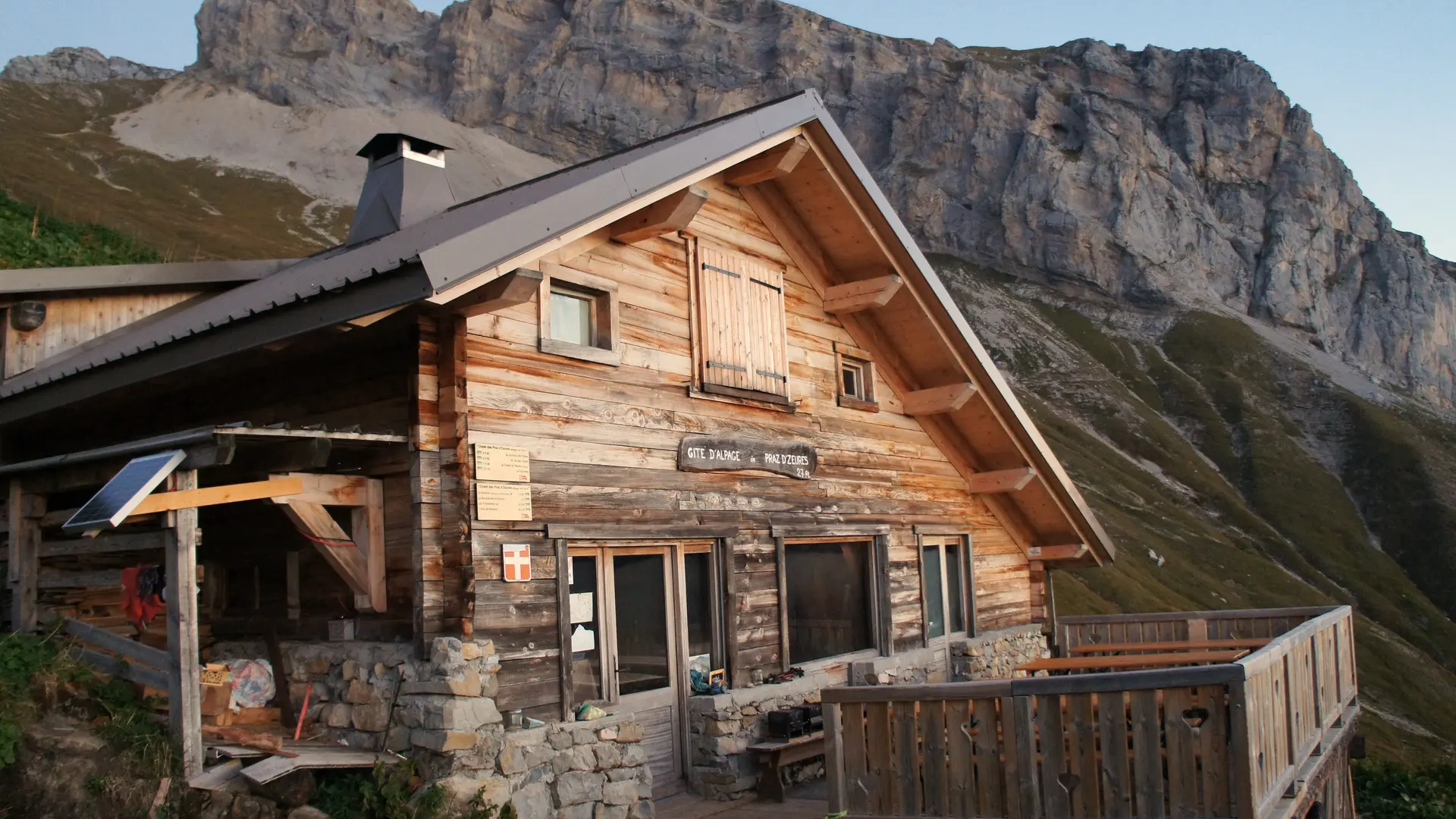 Refuge Praz Dzeures - Serraval - Randonnées