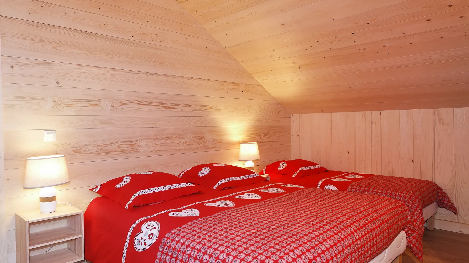 chambre 2 avec lit double et lit simple