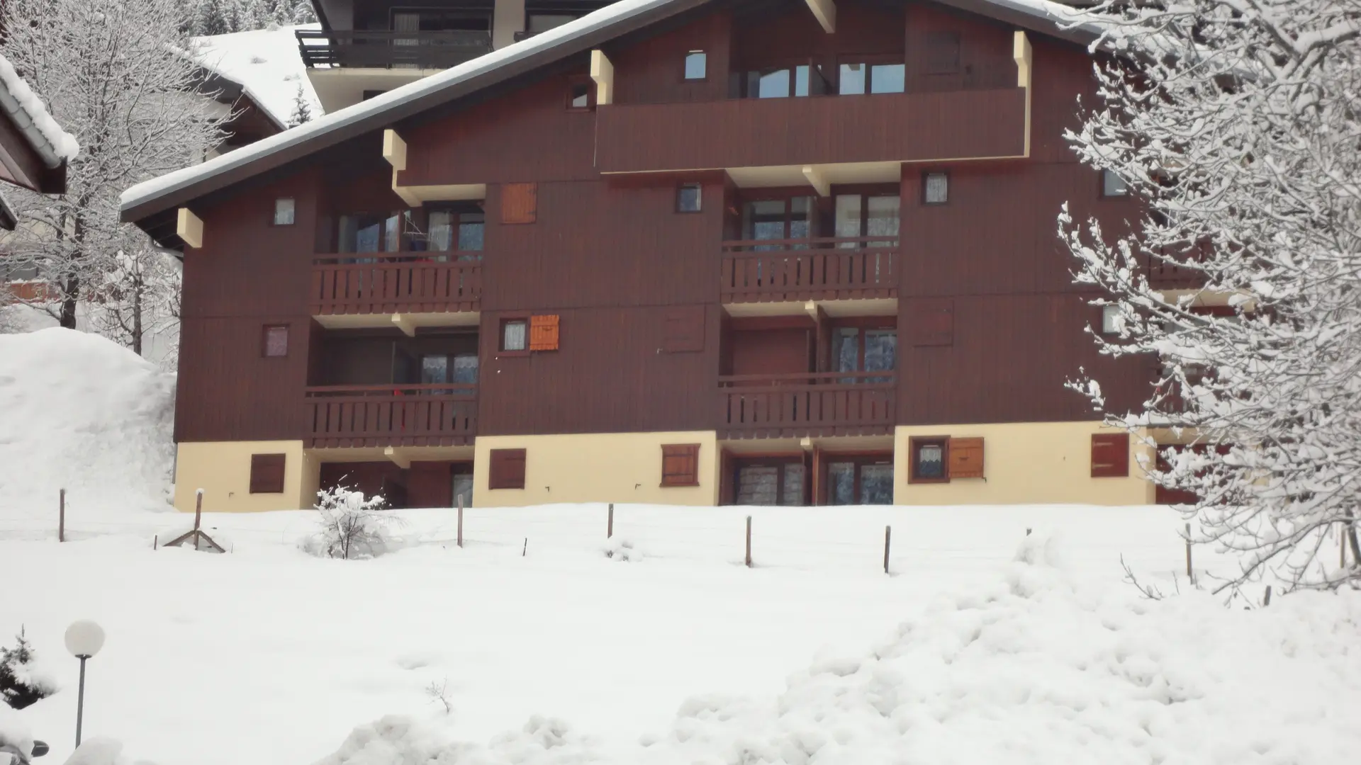 façade en hiver