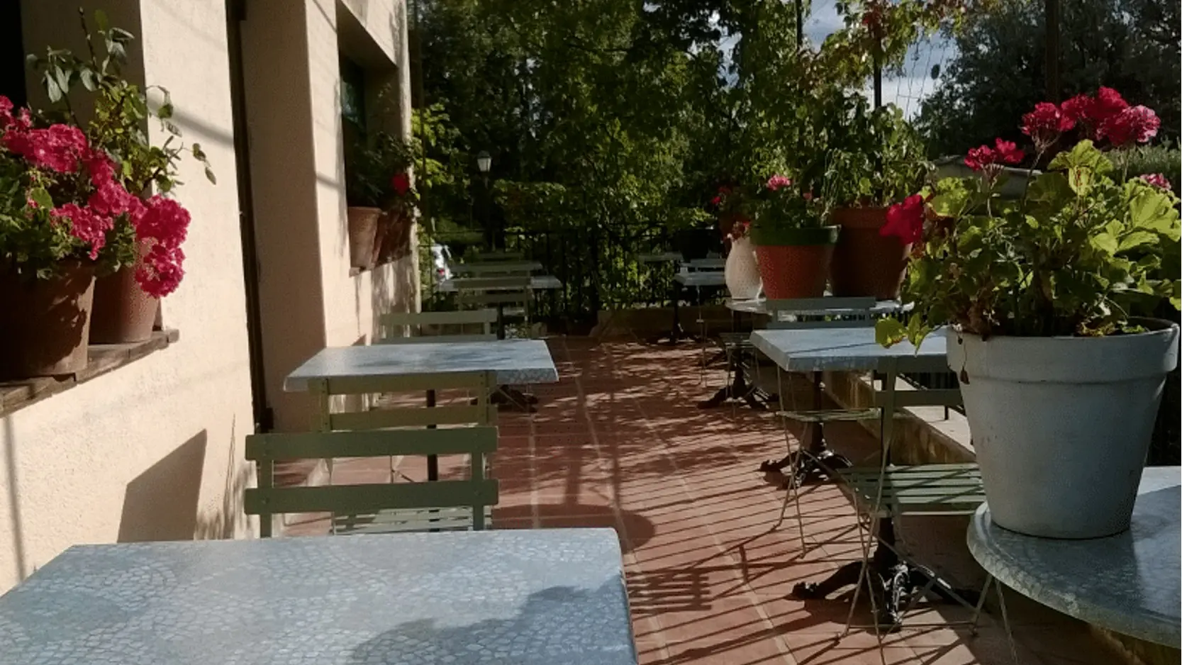 Terrace with view on the lake