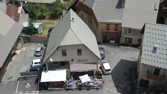 Sur le tout, bar-restaurant à La Chapelle-en-Valgaudemar