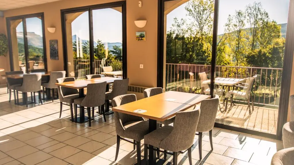 Salle des PDJ vue panoramique