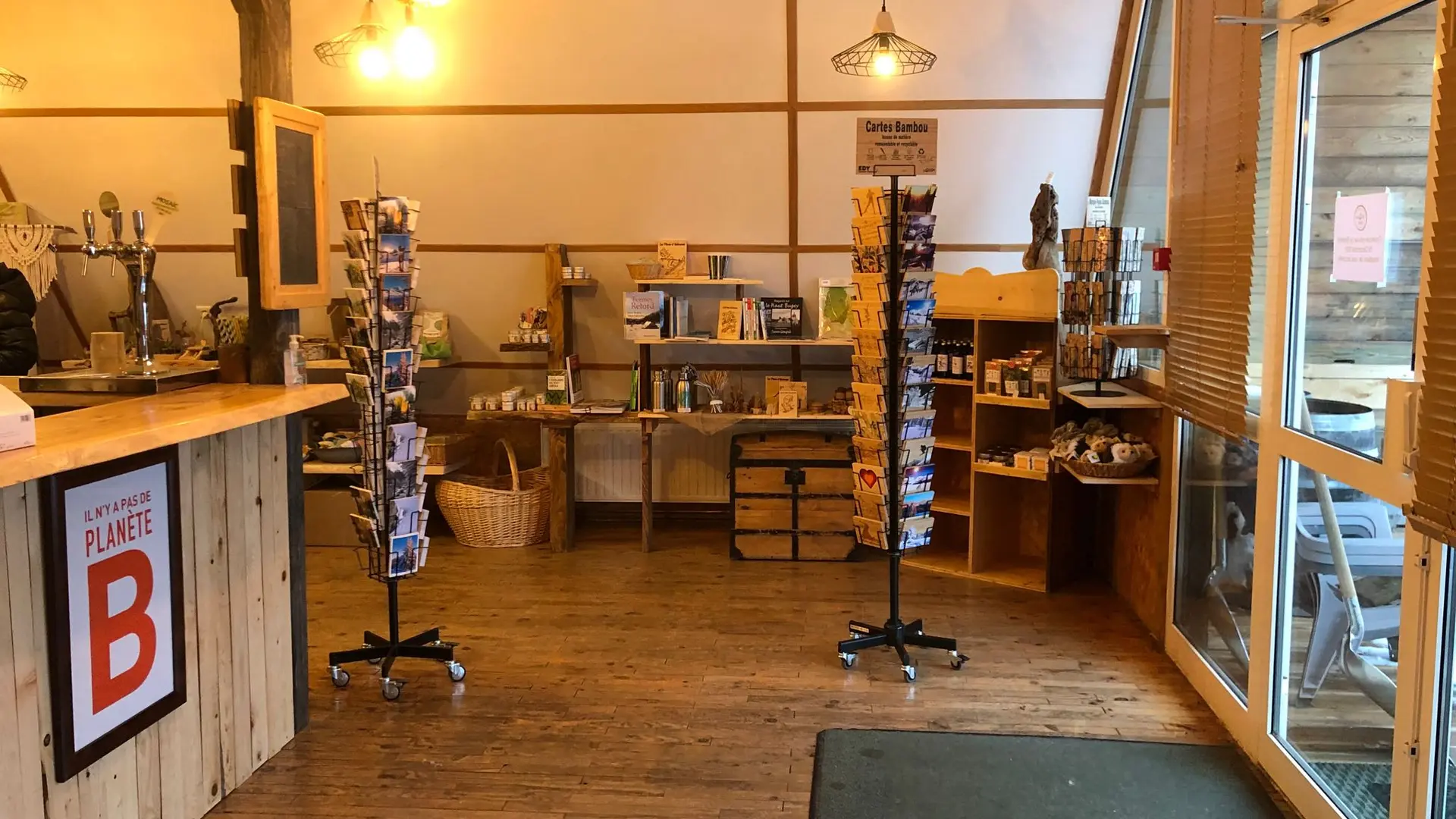 Ain's Temps Loisirs : boutique et petite restauration aux Plans d'Hotonnes