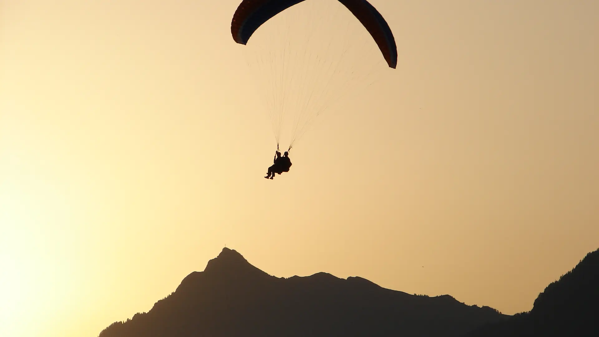 Baptème de parapente en été