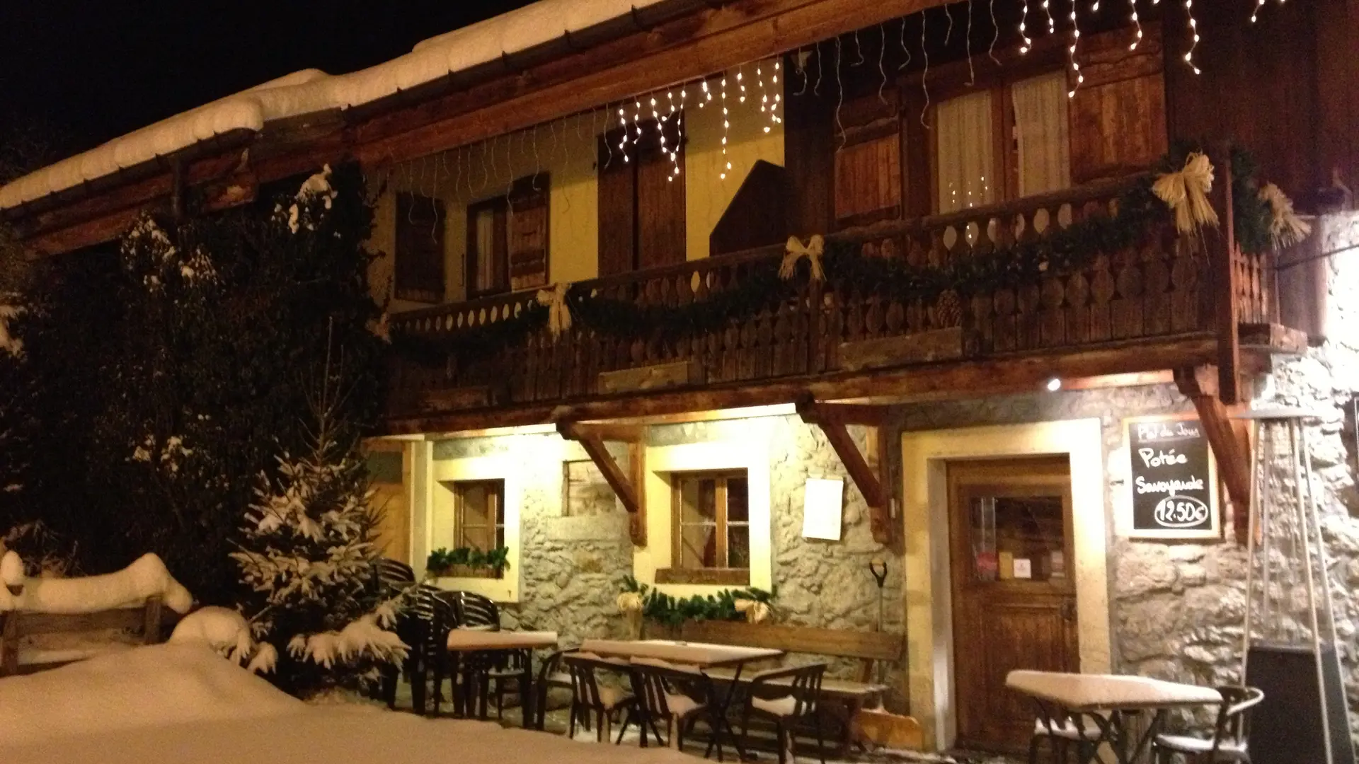 Le Coin savoyard de nuit en hiver