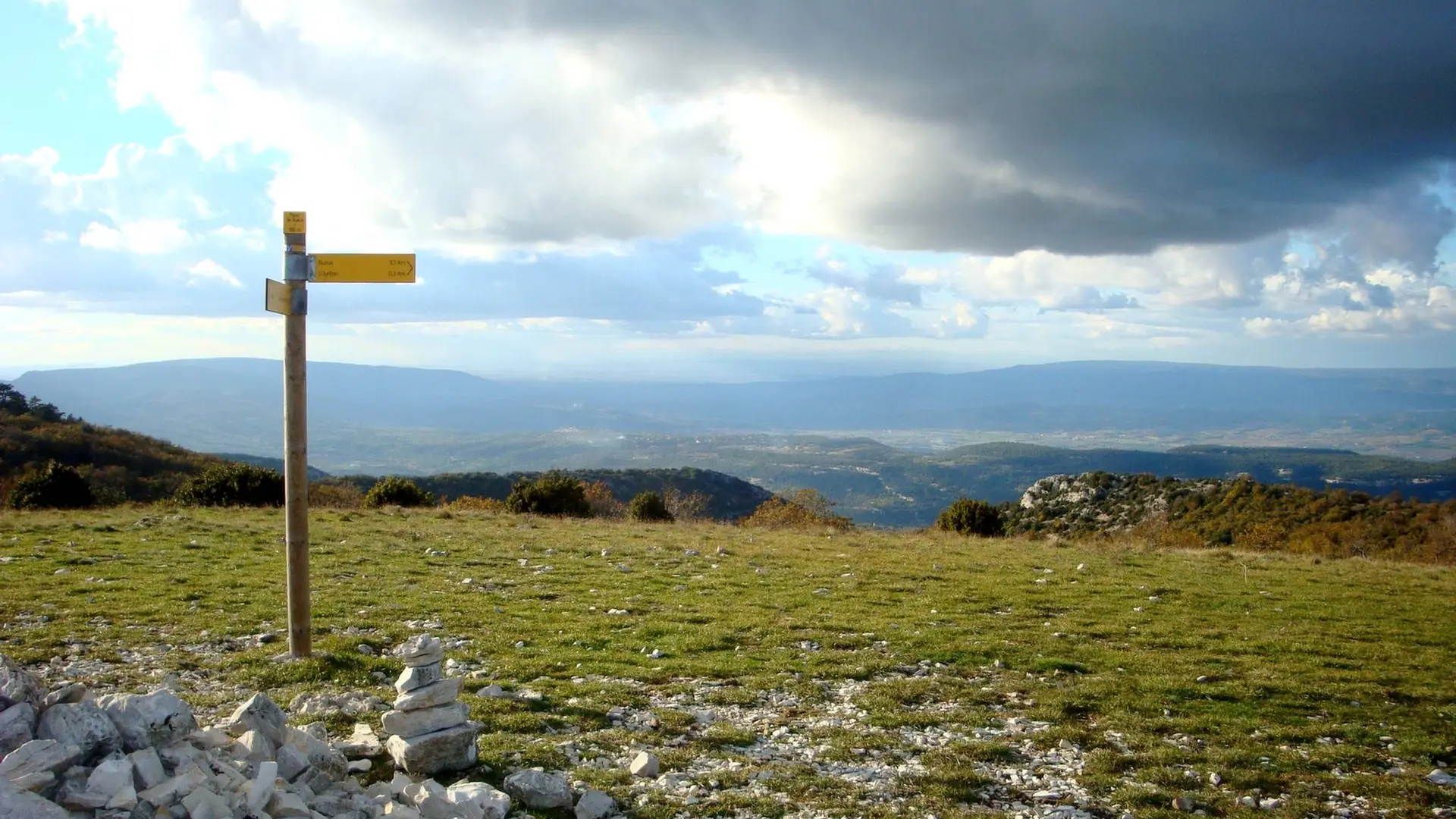 Pelat de Buoux (902 m)