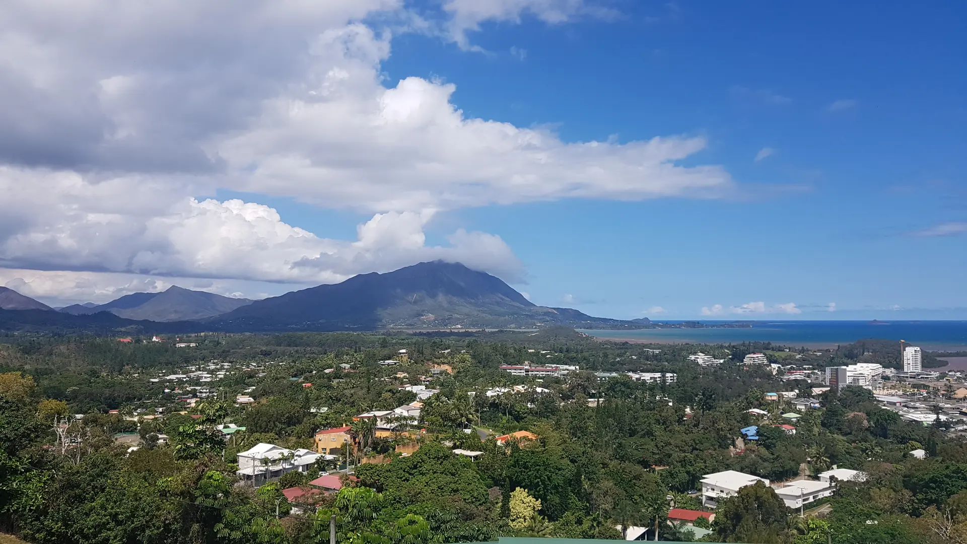 Admirez la vue depuis le point de vue de Boulari !