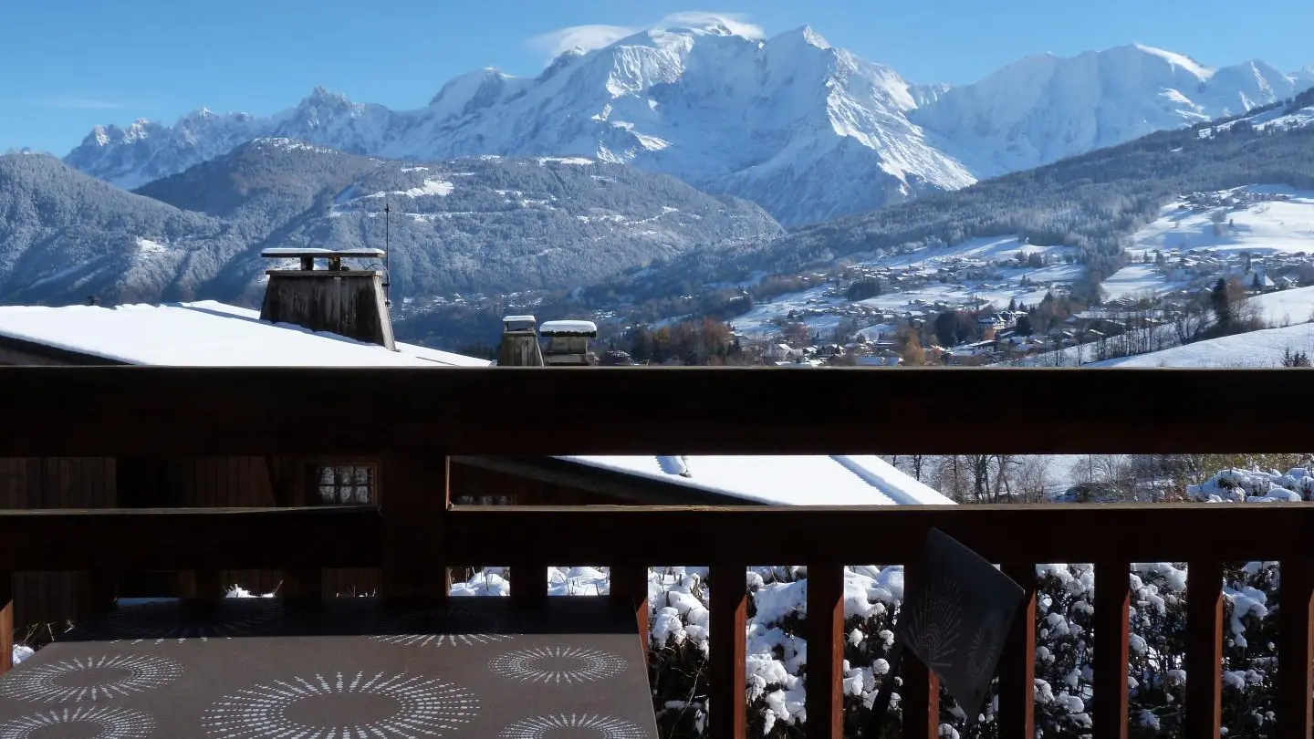 Vue Mont Blanc depuis balcon en hiver