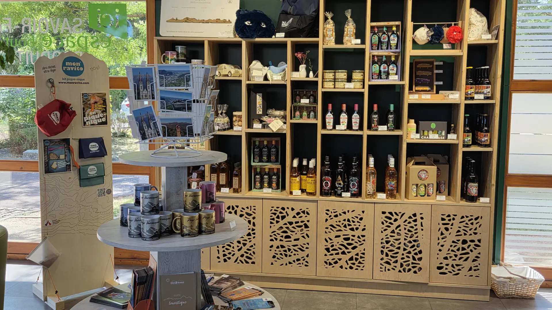 Office de tourisme du Pays Voironnais, Bureau d'accueil du Lac de Paladru_Charavines Espace boutique produits locaux Voiron Isere