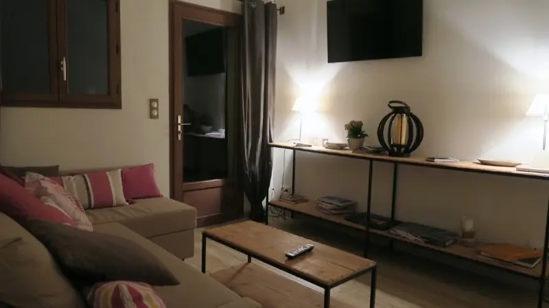 Location saisonnière Dépendance de la bastide 18e