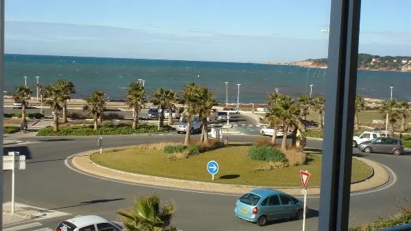 Appartement dans une résidence - Sauviou - Caquot Jean-Claude
