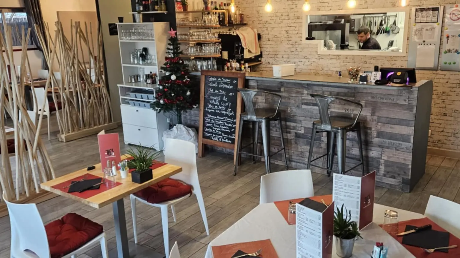 Tendance Bistrot_Le Thor salle restaurant + bar