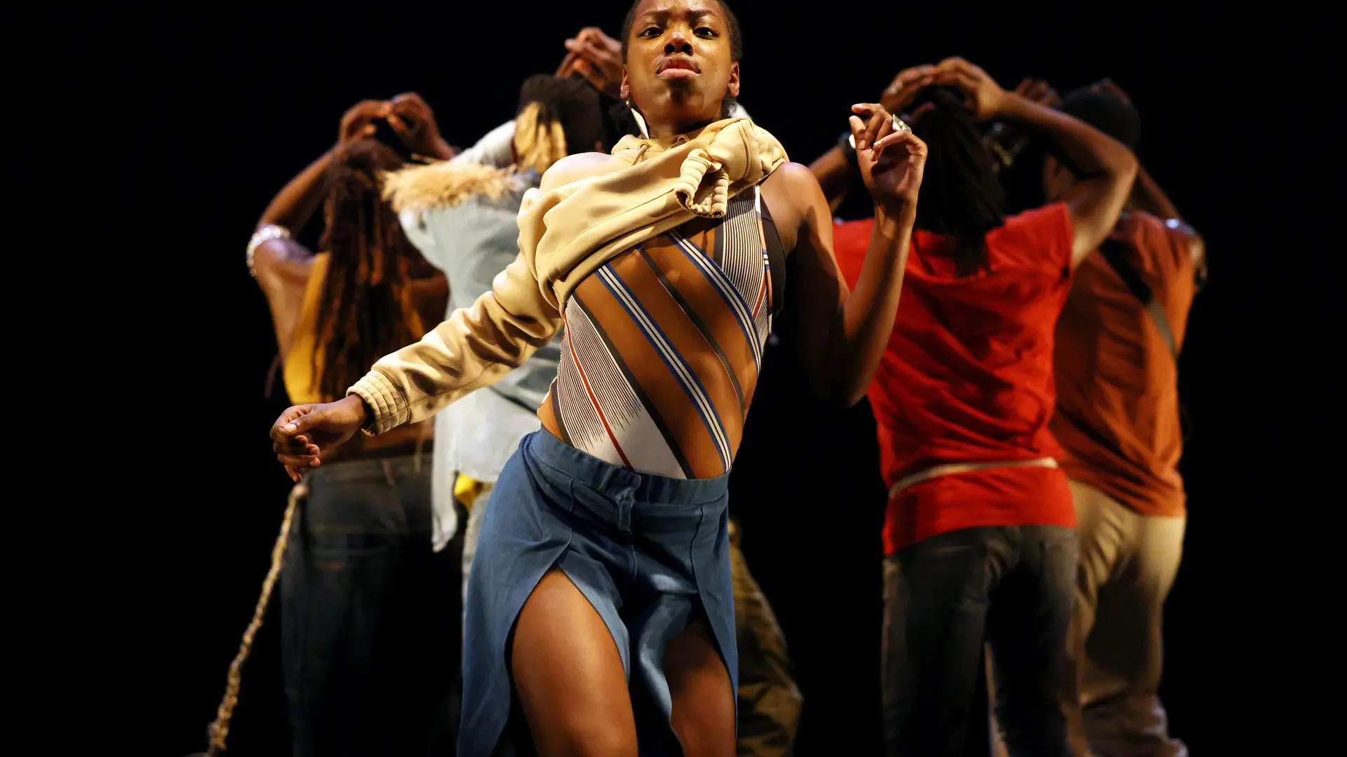 Compagnie par Terre - Anne Nguyen - Matière(s) Première(s)_Carros