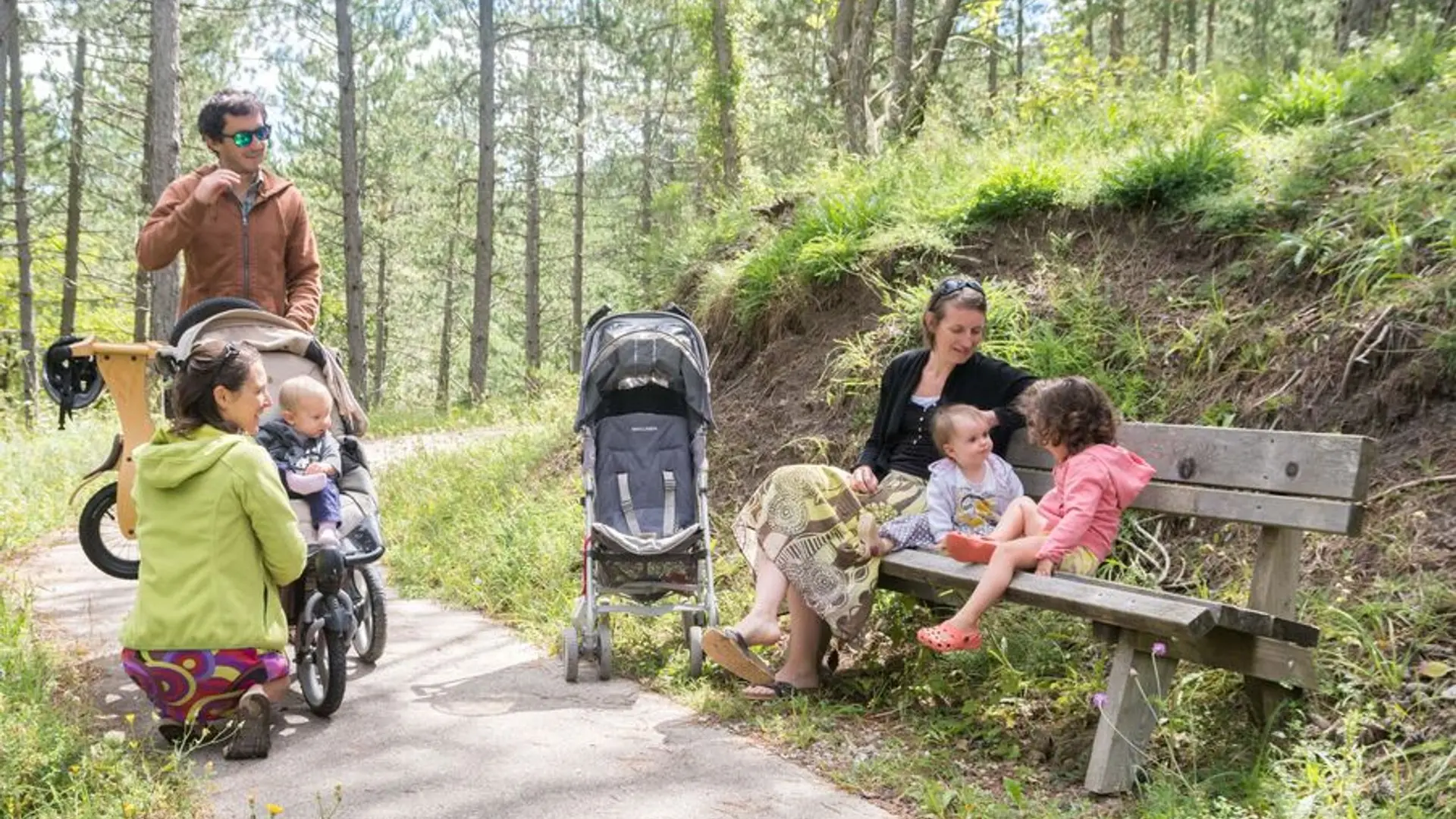 Petite pause ombragée en famille