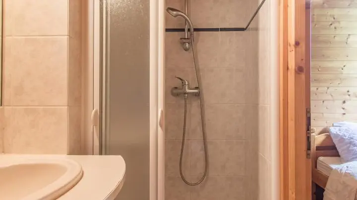 Salle de bain de chambre 1
