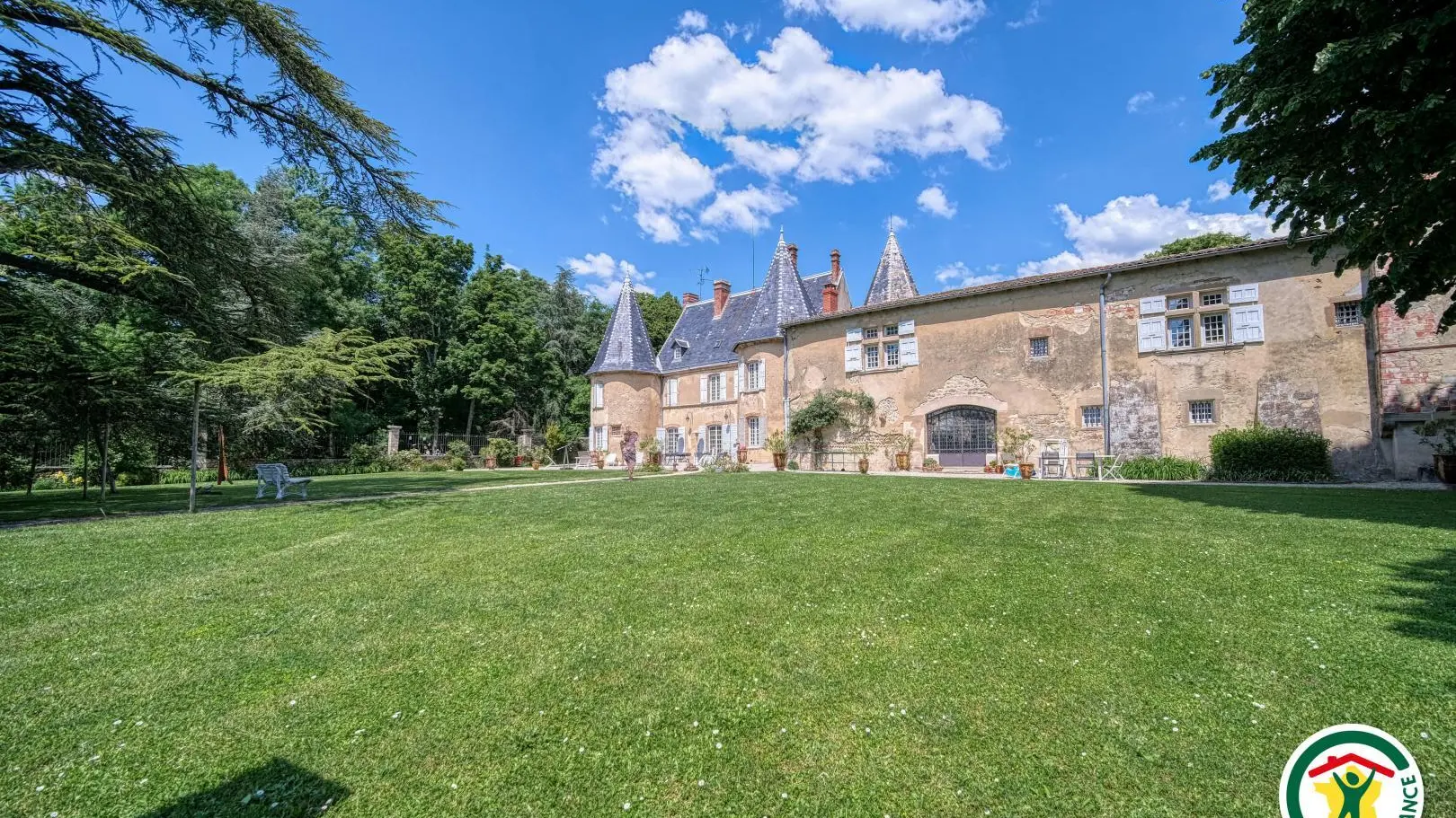Vue extérieure du château