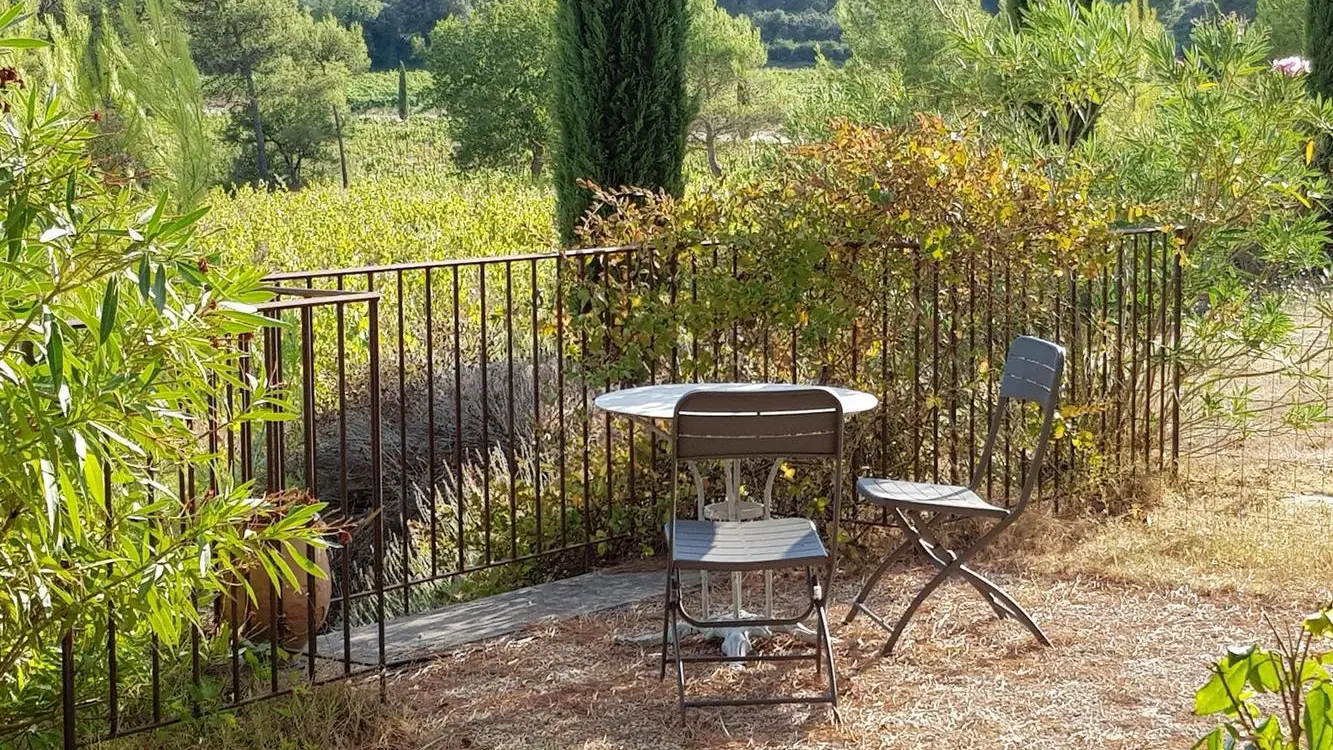 Le coin avec vue sur le vignoble au couchant