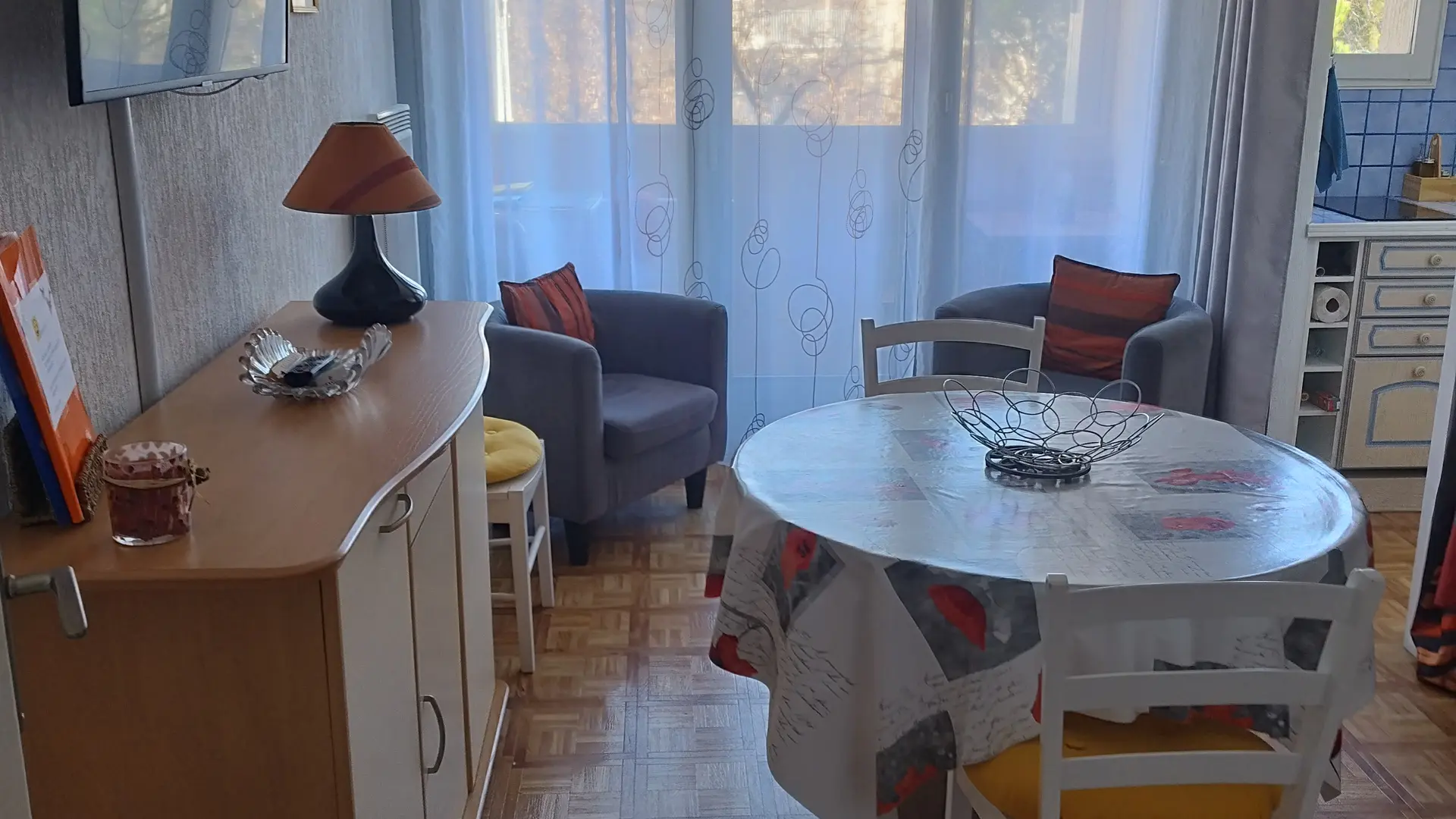 Grand studio tout confort / 3e étage / ascenseur