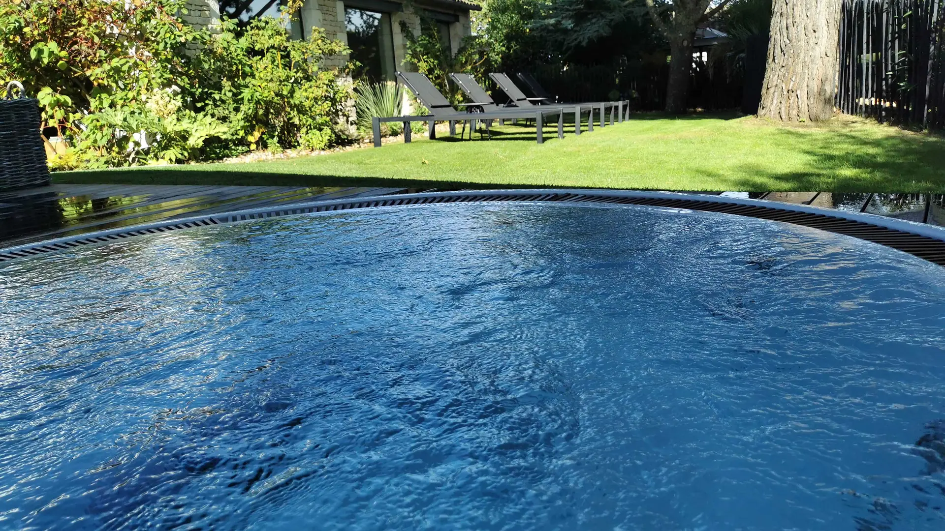 Le jacuzzi extérieur