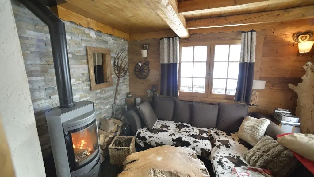 Séjour avec poêle à bois
