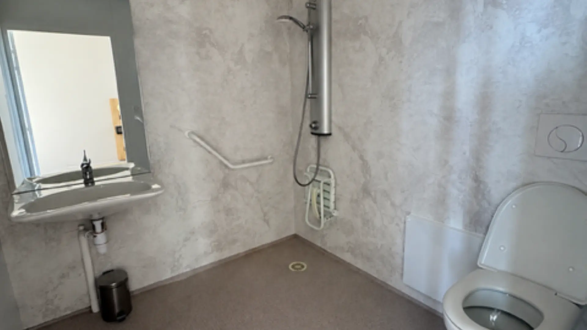 Salle de douche pour personne en situation d'handicape