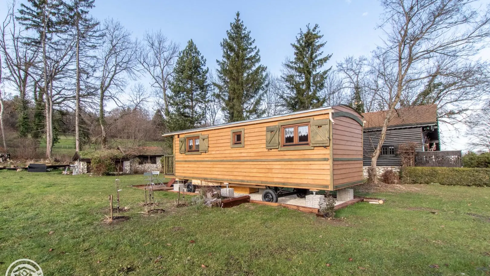 Autour de la roulotte