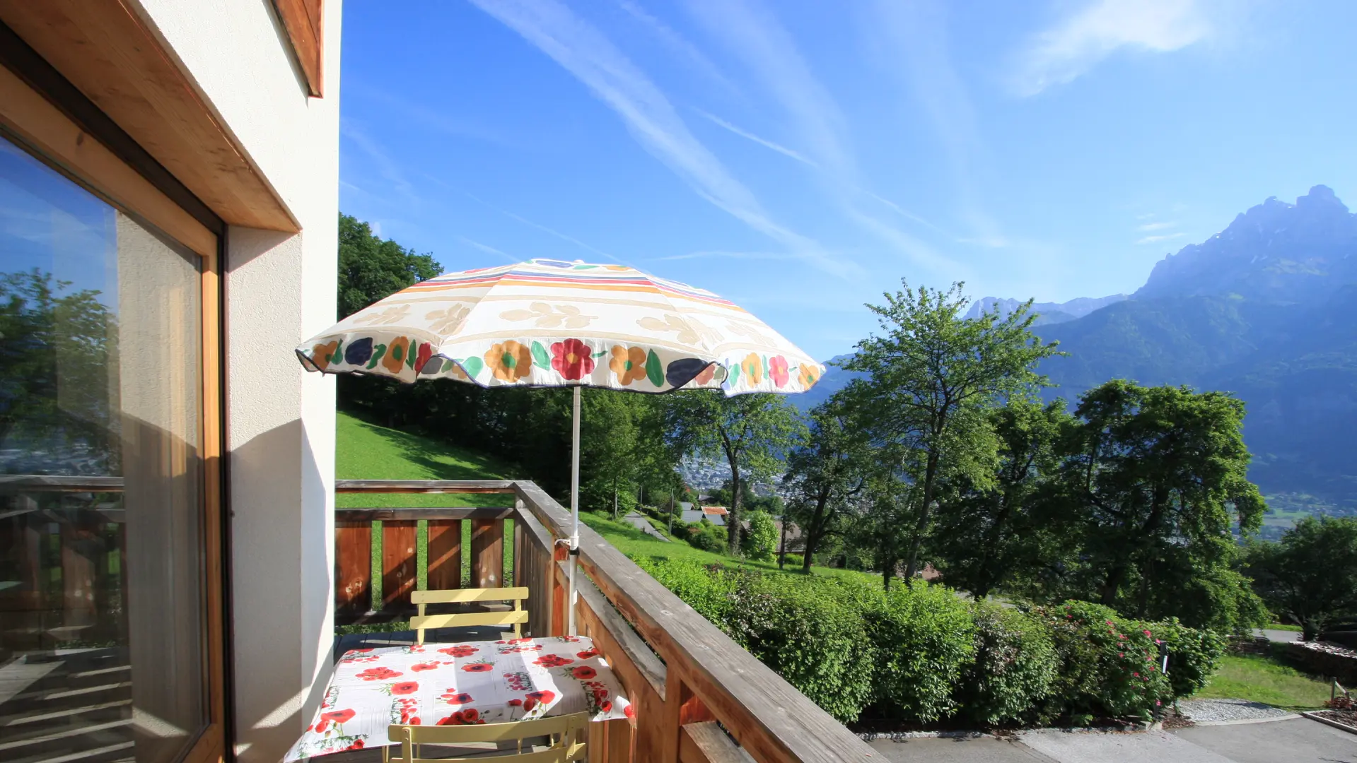 Le balcon avec vue sur les aiguilles de Warens