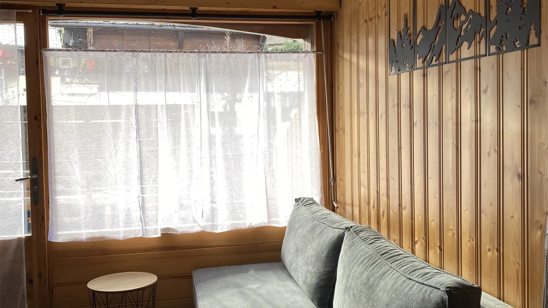 Séjour avec canapé lit 140x190